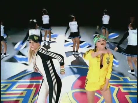 Hollaback Girl Music Video Gwen Stefani Image 18761103 Fanpop