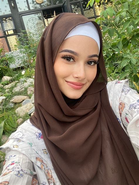 Pin By Léa On Style Beautiful Arab Women Beautiful Muslim Women Beauty Around The World