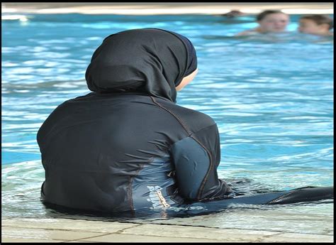 Allemagne Une Musulmane Porte Plainte Contre L Interdiction Du Burkini Islam Info