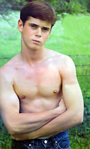 C Thomas Howell The Outsiders Howell Thomas