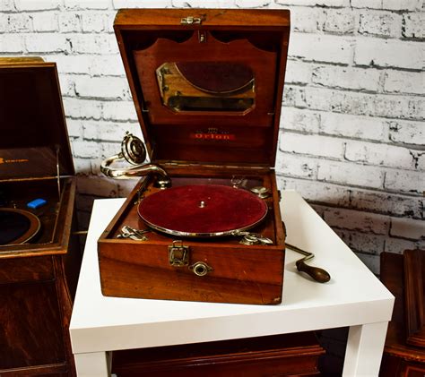 Orion portable gramophone in wooden case c. 1920-1930 DoGramofonu.PL