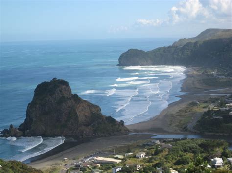 A Remarkable Day At Piha Beach New Zealand Hubpages