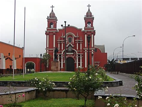 Basílica santuario de santa rosa de lima in buenos aires statue of st. Santuario de Santa Rosa de Lima, Peru 2019