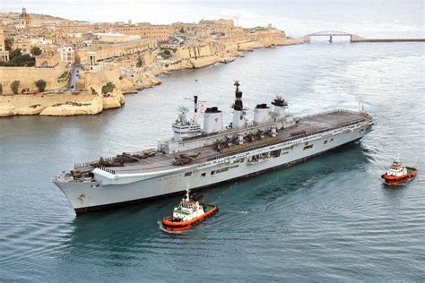 British Hms Illustrious R06 Aircraft Carriers Sails Into Valletta