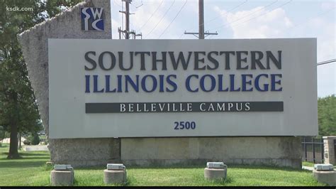 Southwestern Illinois College Prepares Students For Careers As Pharmacy