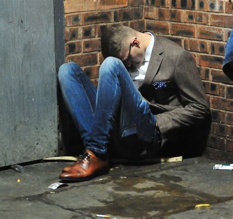 Mad Friday 2016 Uk Wakes With Massive Hangover After Christmas Parties Metro News
