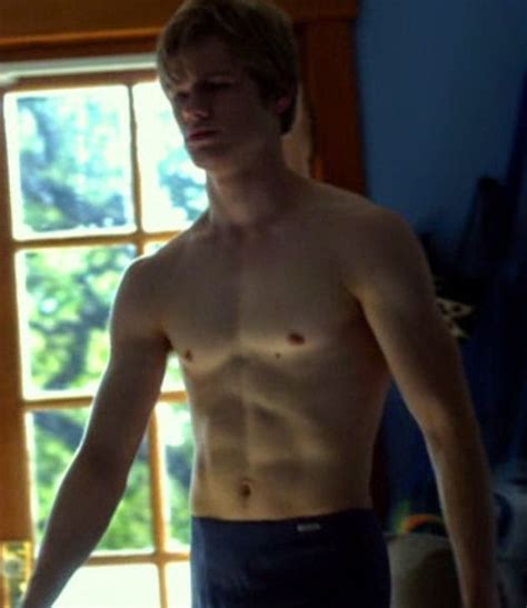 Pin By Speyton On Lucas Till Macgyver Lucas Till Macgyver Lucas