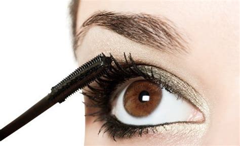 How To Apply Mascara Correctly Step By Step Guide Celebrity Makeup