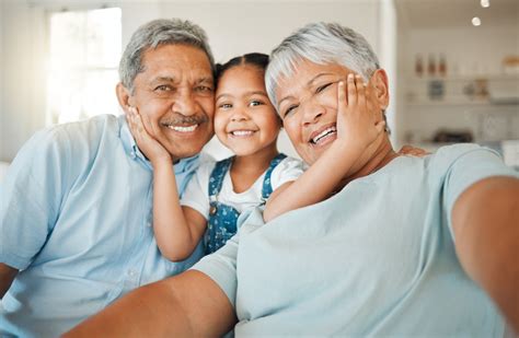 6 Factors That Influence How Grandparents Stay Connected With
