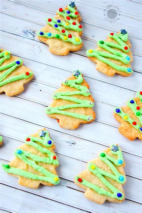 And why exactly seven, you ask? Christmas Sugar Cookies with Homemade Sugar Cookie Frosting