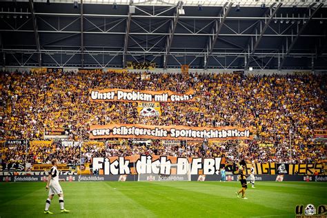 According to unconfirmed reports, a number of 2000 ultras of german based soccer team dynamo dresden having a military march to the stadium in the city of karlsruhe. Dynamo Dresden Ultras Bilder - Hertha Bsc Dynamo Dresden 30 10 2019 : Posts can be in either ...