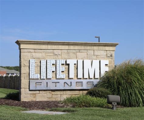 Is Life Time Fitness Worth It Review 2023 Dr Workout