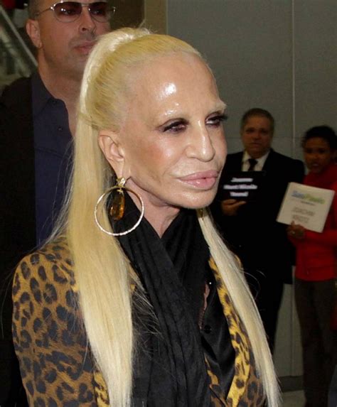 Donatella Versace Looks Like She S Melting As She Arrives In Steamy Sao Paulo Metro News