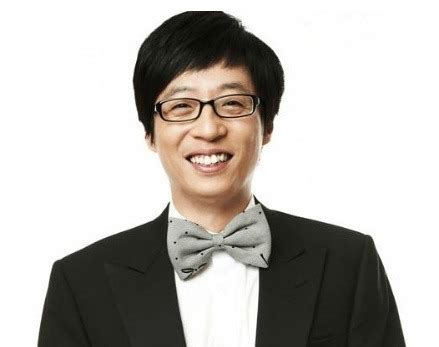 당시 유재석 측은 유재석이 fnc엔터테인먼트와 계약을 맺은 건 유재석이 송은이, 정형돈 등 친한 사람들과 함께 일을 하고 싶어 했기 때문이라고 전한 바 있다. 유재석 기부 - 위안부 할머니를 위해 기부금 쾌척 :: 랩소디