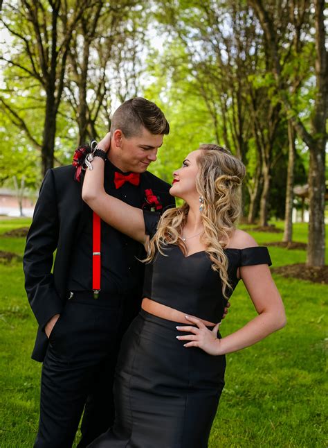 Pin By Melissa Powers Woody On Prom Pictures Prom Picture Poses Prom
