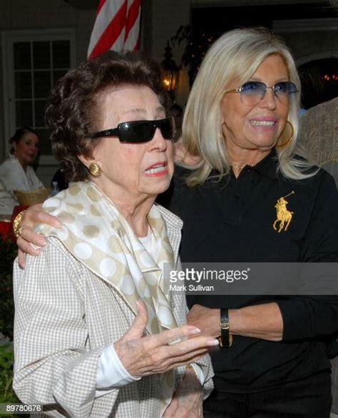 Nancy Sinatra And Her Mother Nancy Sinatra Attend A Meet The News