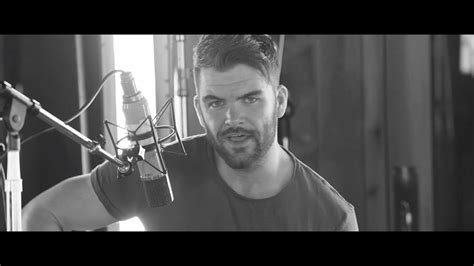 Dylan Scott Give Me More Stripped Acordes Chordify