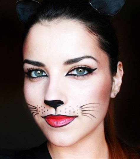 5 Last Minute Halloween Looks That Only Require Eyeliner Cat Face
