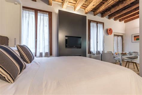Exclusive Rental Of Miracoli Apartment In Sestiere Cannaregio Venice