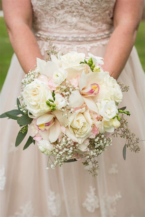 The bridesmaids carried bouquets of avalanche roses with lilac limonium. Wedding Flower Names and Bridal Bouquets | Connecticut ...