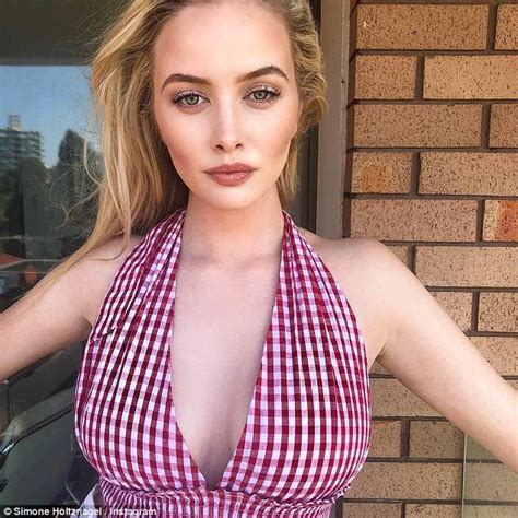 Im A Celebritys Simone Holtznagel Flaunts Her Cleavage Daily Mail Online