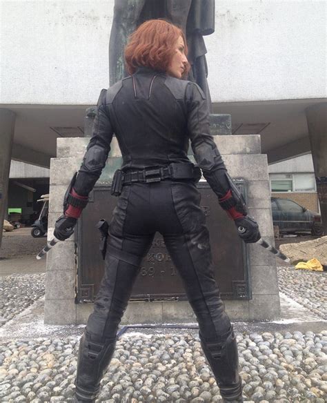Scarlett Johanssons Stunt Double Is The Black Widow Black Widow Cosplay Black Widow