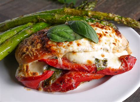 They are a simple combination of boneless, skinless chicken breasts, sliced into bite size chunks, spiced to perfection, and stuffed with mozzarella cheese. Pesto Tomato and Mozzarella Stuffed Chicken Breast