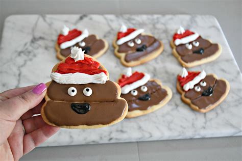 Diy Poop Emoji Santa Christmas Cookies Hip2save