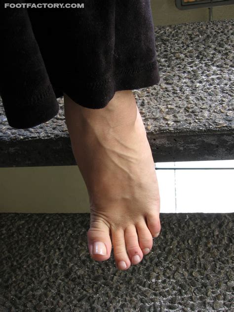 Kira Eggerss Feet