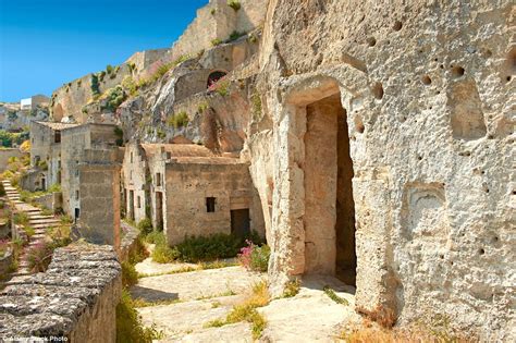 Sassi Di Matera The Oldest Inhabited Cave City Of Italy