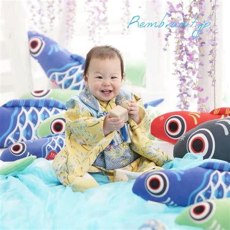 イラスト・マンガ 一般向けのイラストおよびマンガ。 造形物に描かれた平面のイラスト等もここに コスプレ コスチューム・プレイ（仮装）をした人物の写真。 衣装のみの写真も含む。 風景写真・ゲームやtvのキャプチャ・スクリーンショット・文字のみの画像等、上記にあてはまら. 🎏たくさんの鯉のぼりに囲まれて楽しそう💕今年の端午の節句 ...