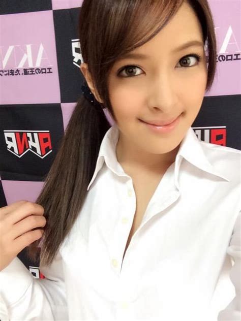 nana ninomiya pretty selfie