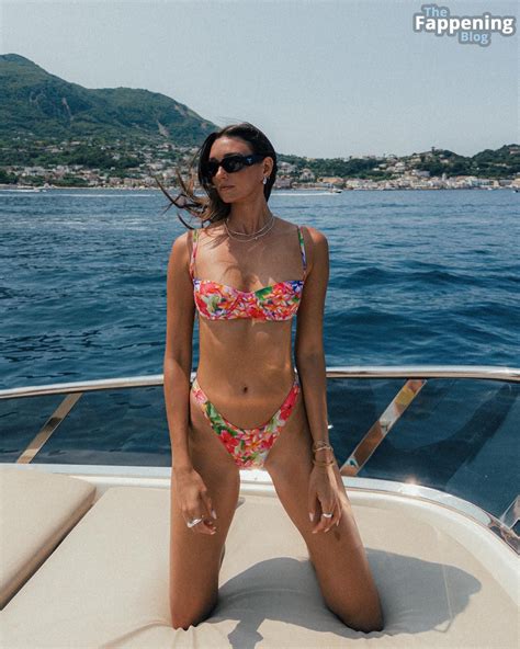 Whitney Fransway Shows Off Her Sexy Bikini Body Photos