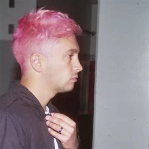 Tyler Joseph Pink Hair Twenty One Pilots Tyler Joseph Pink Hair