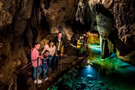 Jenolan Caves Imperial Cave Tour Triphobo