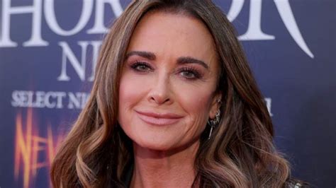 Kyle Richards Debuts New Look On Red Carpet