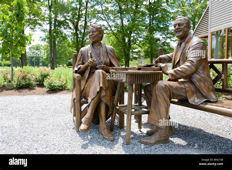 Statue Of Franklin And Eleanor Roosevelt Stock Photo Alamy
