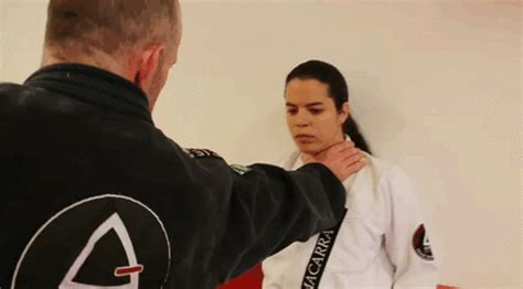Some Techniques For Escaping A Throat Or Hair Grab Imgur Krav Maga