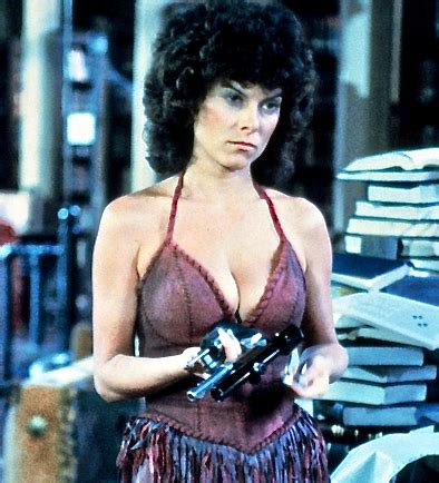 Art Collectibles Color Signed X Photograph Of Adrienne Barbeau Swamp Thing Actress Sons
