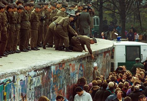 The Fall Of The Berlin Wall 30 Years On Young Diplomats