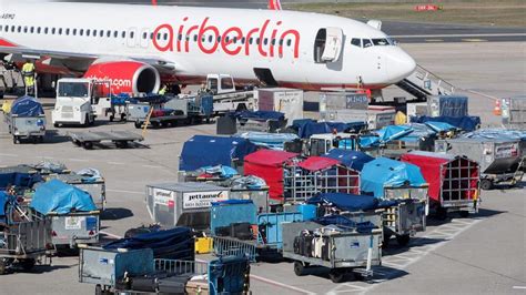 Wegen Koffer Chaos Krisentreffen Bei Air Berlin In Tegel Bz Die