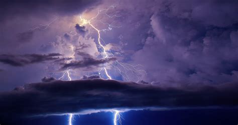 18 Lightning 4k Pc Wallpaper Paling Baru