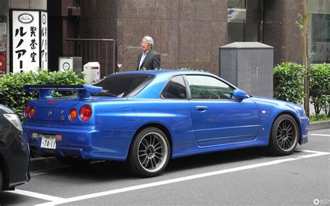 In the year or so following the skyline's retirement, it became very sought after by rocket league. Nissan Skyline R34 GT-R - 10 juni 2017 - Autogespot