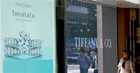 Tiffanys Features First Same Sex Couple In Engagement Ad