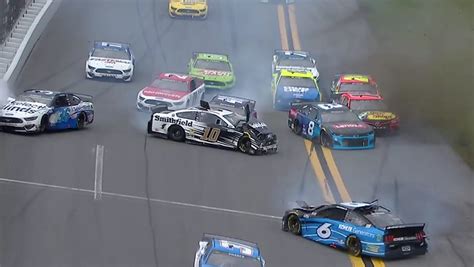 Multi Car Crash Snares Daytona 500 Contenders Early In Stage 1 Nascar