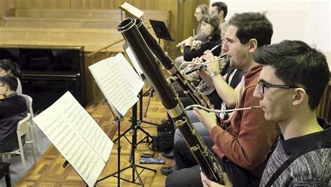 Review Sinfonia Gets Loud Applause But Needs Refinement Canberra