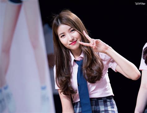 Kpop Netizens Claim That This Idol Is The Prettiest Rookie Group Leader Kpop News And Lyrics