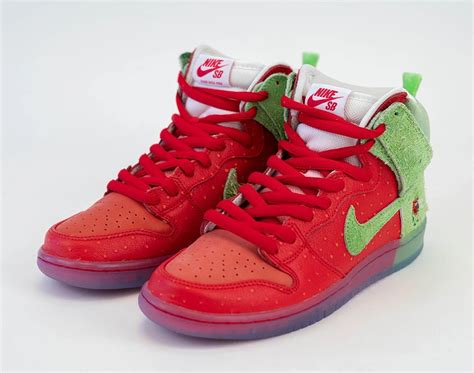 There is no official release date or. NIKE SB DUNK HIGH STRAWBERRY COUGH/ナイキ SB ダンク HIGH CW7093 ...