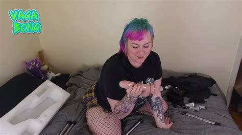 First Time Fuck Machine Unboxing Cute Bbw Punk Miss Vaga Xxx Mobile Porno Videos And Movies