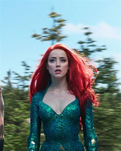 Pin De Elbou 21 Em AQUAMAN Aquaman Amber Heard Atrizes